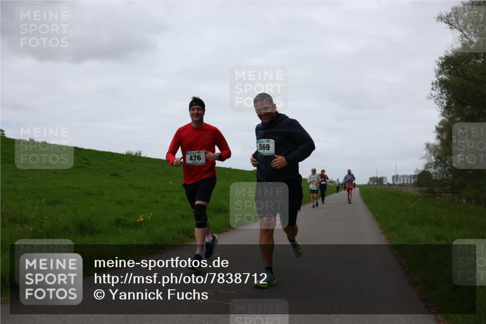 04.05.2025 - 8. Wedeler Halbmarathon Yannick Fuchs http://msf.ph/oto/7838712 04.05.2025 11:25:25 Laufen 476, 569 meine-sportfotos.de