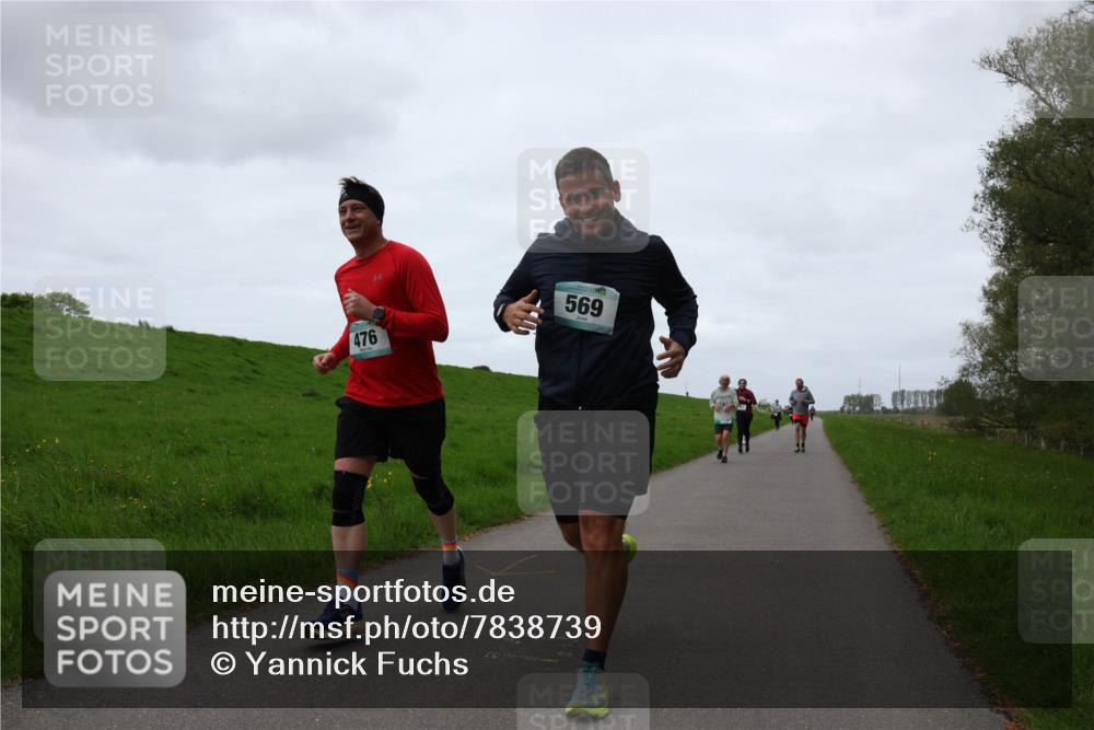 04.05.2025 - 8. Wedeler Halbmarathon Yannick Fuchs http://msf.ph/oto/7838739 04.05.2025 11:25:25 Laufen 569, 476 meine-sportfotos.de