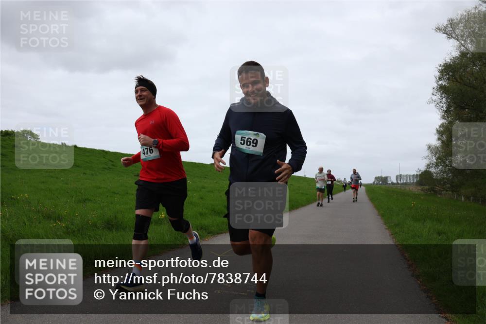 04.05.2025 - 8. Wedeler Halbmarathon Yannick Fuchs http://msf.ph/oto/7838744 04.05.2025 11:25:25 Laufen 569, 476 meine-sportfotos.de