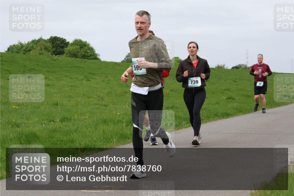 04.05.2025 - 8. Wedeler Halbmarathon Lena Gebhardt http://msf.ph/oto/7838760 04.05.2025 11:38:31 Laufen 595, 739, 18 meine-sportfotos.de
