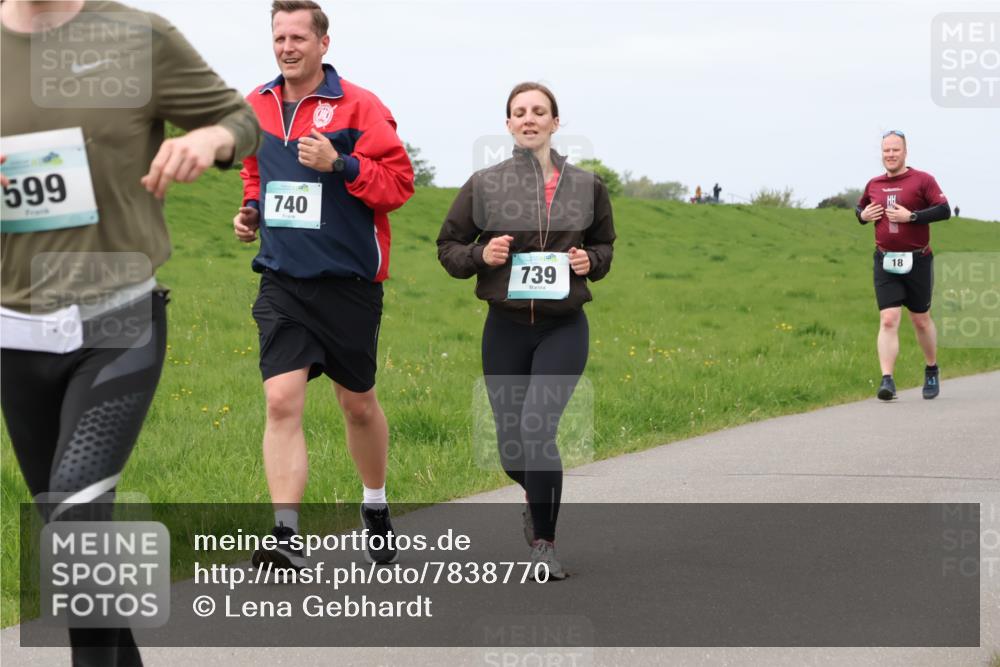 04.05.2025 - 8. Wedeler Halbmarathon Lena Gebhardt http://msf.ph/oto/7838770 04.05.2025 11:38:32 Laufen 599, 740, 739, 18 meine-sportfotos.de