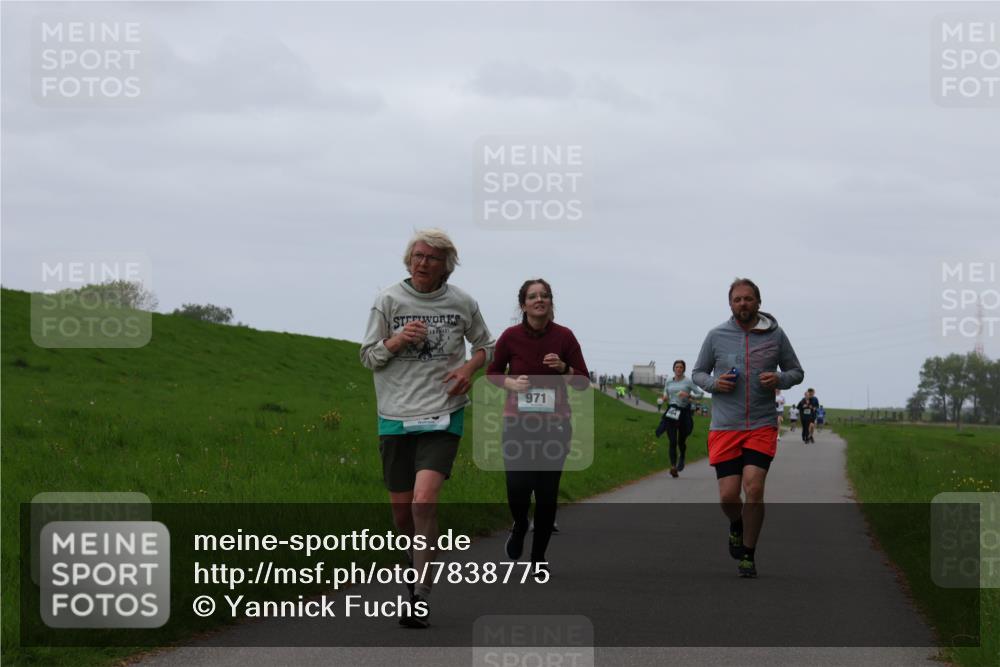 04.05.2025 - 8. Wedeler Halbmarathon Yannick Fuchs http://msf.ph/oto/7838775 04.05.2025 11:25:26 Laufen 971 meine-sportfotos.de