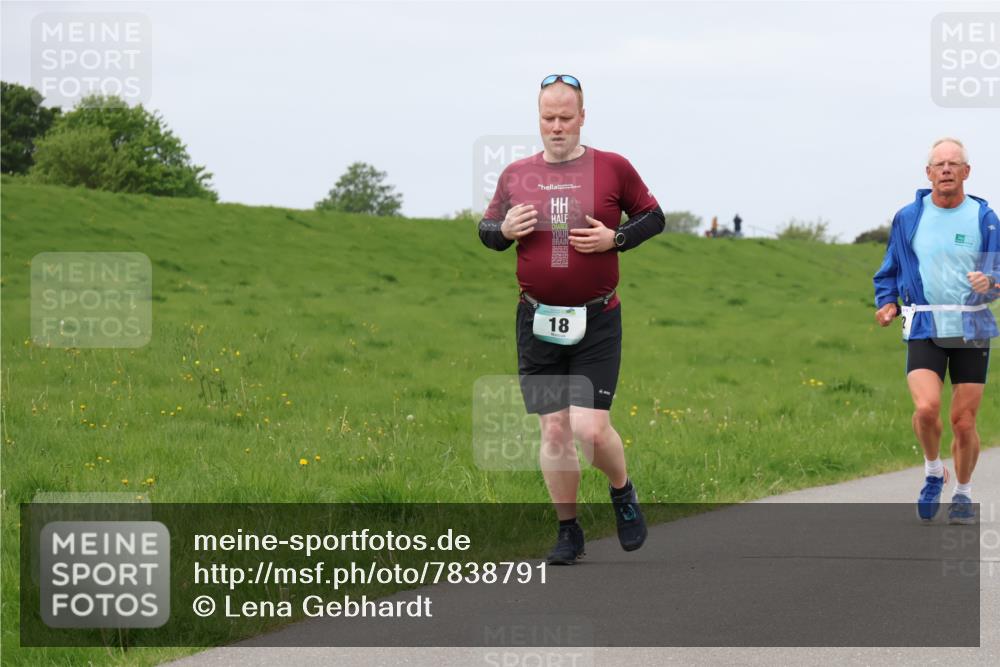04.05.2025 - 8. Wedeler Halbmarathon Lena Gebhardt http://msf.ph/oto/7838791 04.05.2025 11:38:36 Laufen 18 meine-sportfotos.de