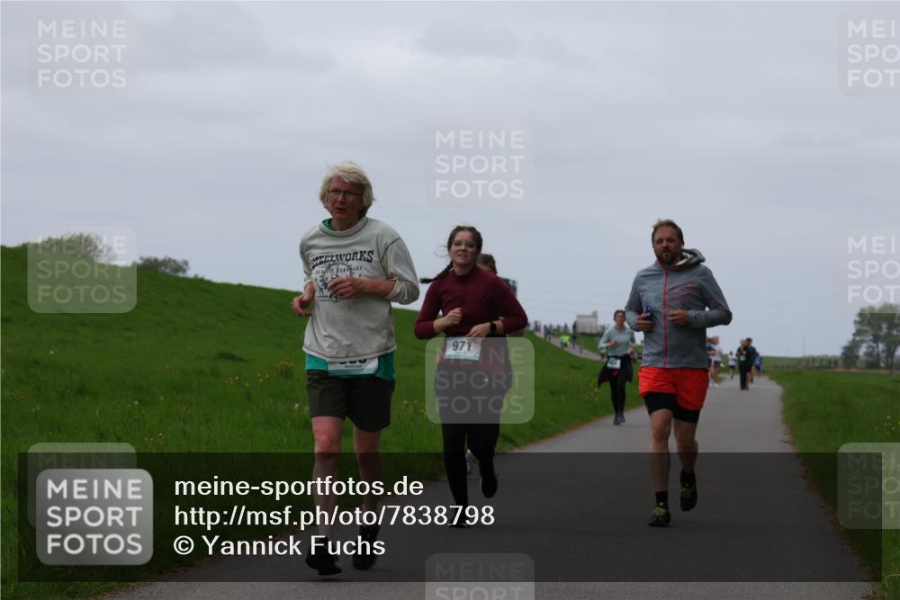 04.05.2025 - 8. Wedeler Halbmarathon Yannick Fuchs http://msf.ph/oto/7838798 04.05.2025 11:25:26 Laufen 971 meine-sportfotos.de