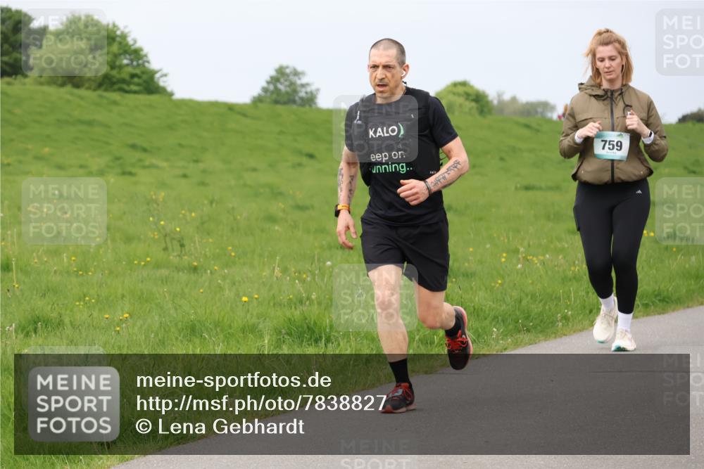04.05.2025 - 8. Wedeler Halbmarathon Lena Gebhardt http://msf.ph/oto/7838827 04.05.2025 11:38:54 Laufen 759 meine-sportfotos.de