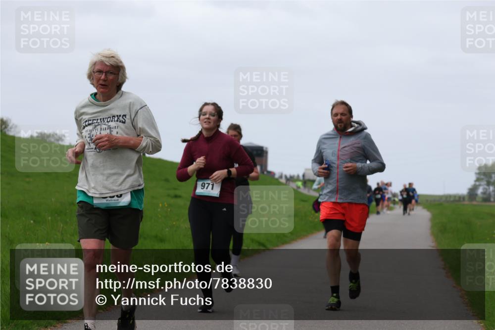 04.05.2025 - 8. Wedeler Halbmarathon Yannick Fuchs http://msf.ph/oto/7838830 04.05.2025 11:25:27 Laufen 971 meine-sportfotos.de