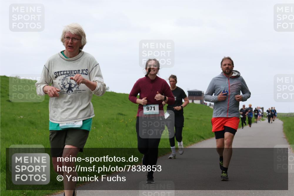 04.05.2025 - 8. Wedeler Halbmarathon Yannick Fuchs http://msf.ph/oto/7838853 04.05.2025 11:25:28 Laufen 971 meine-sportfotos.de