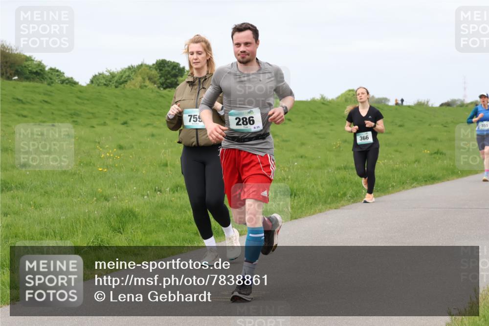 04.05.2025 - 8. Wedeler Halbmarathon Lena Gebhardt http://msf.ph/oto/7838861 04.05.2025 11:38:58 Laufen 759, 286, 25, 366, 355 meine-sportfotos.de
