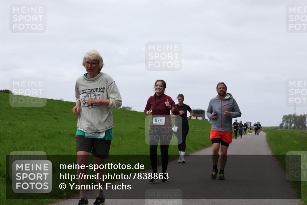 04.05.2025 - 8. Wedeler Halbmarathon Yannick Fuchs http://msf.ph/oto/7838863 04.05.2025 11:25:28 Laufen 971 meine-sportfotos.de