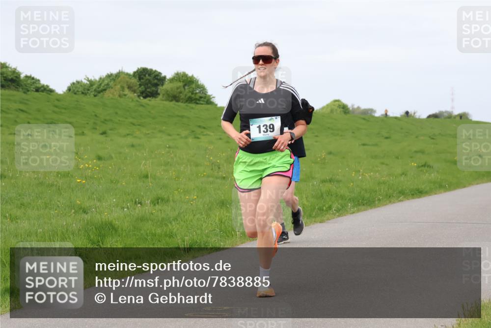 04.05.2025 - 8. Wedeler Halbmarathon Lena Gebhardt http://msf.ph/oto/7838885 04.05.2025 11:39:04 Laufen 139 meine-sportfotos.de