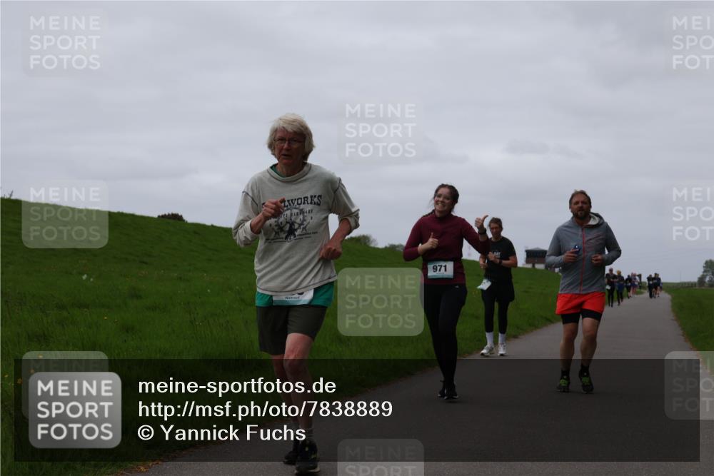 04.05.2025 - 8. Wedeler Halbmarathon Yannick Fuchs http://msf.ph/oto/7838889 04.05.2025 11:25:29 Laufen 971 meine-sportfotos.de