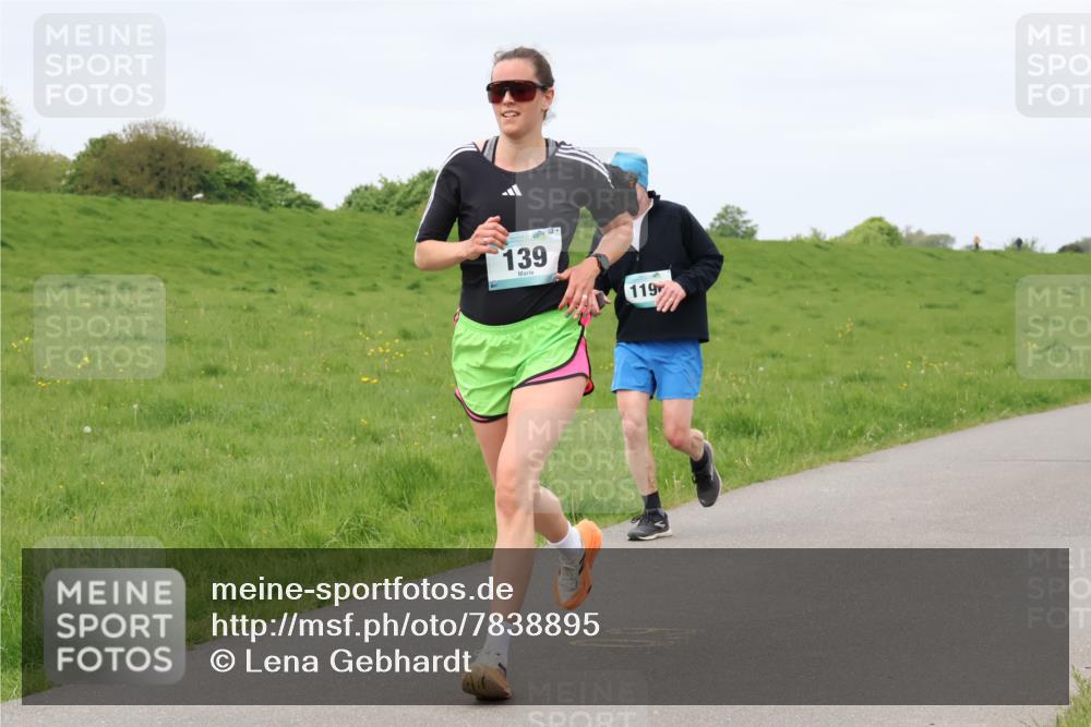 04.05.2025 - 8. Wedeler Halbmarathon Lena Gebhardt http://msf.ph/oto/7838895 04.05.2025 11:39:05 Laufen 139, 119 meine-sportfotos.de