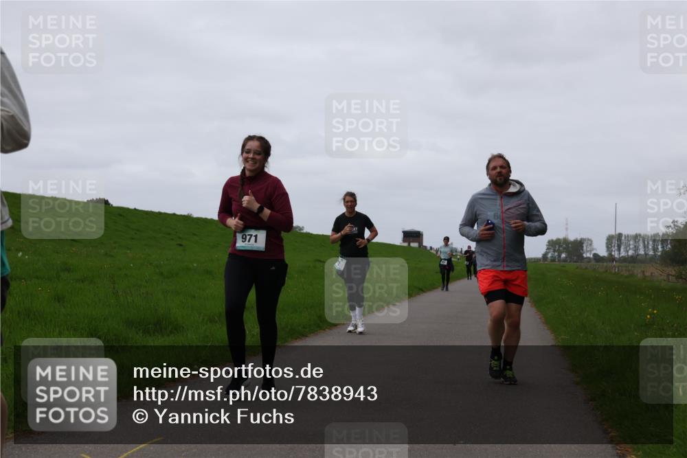 04.05.2025 - 8. Wedeler Halbmarathon Yannick Fuchs http://msf.ph/oto/7838943 04.05.2025 11:25:30 Laufen 971 meine-sportfotos.de