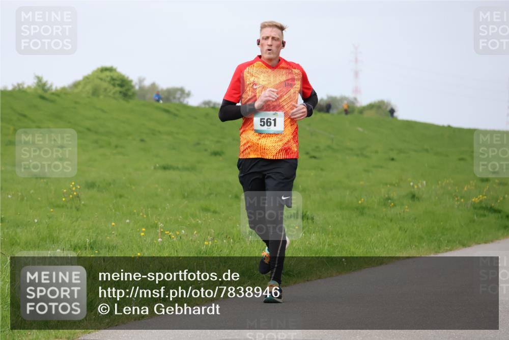 04.05.2025 - 8. Wedeler Halbmarathon Lena Gebhardt http://msf.ph/oto/7838946 04.05.2025 11:39:32 Laufen 561 meine-sportfotos.de