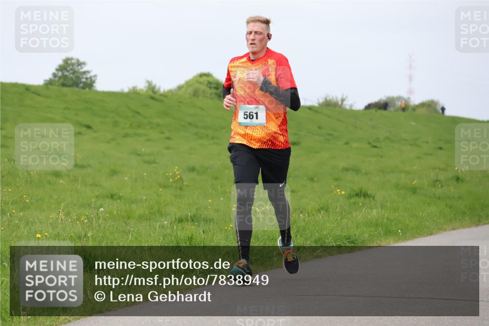 04.05.2025 - 8. Wedeler Halbmarathon Lena Gebhardt http://msf.ph/oto/7838949 04.05.2025 11:39:33 Laufen 561 meine-sportfotos.de