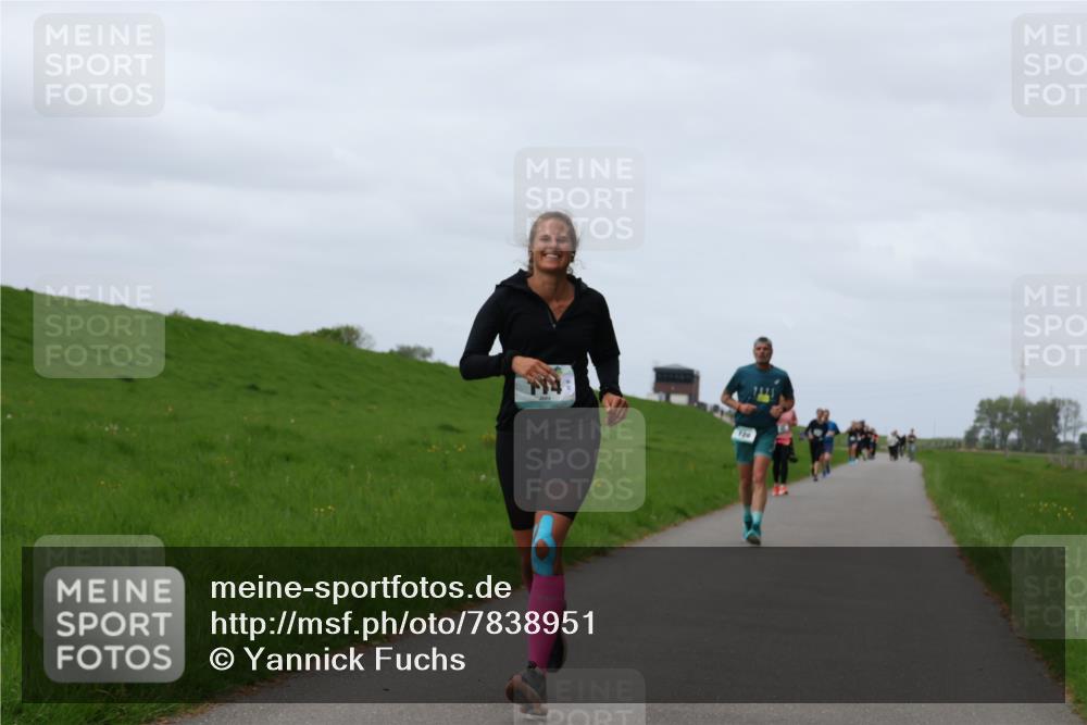 04.05.2025 - 8. Wedeler Halbmarathon Yannick Fuchs http://msf.ph/oto/7838951 04.05.2025 11:47:01 Laufen  meine-sportfotos.de
