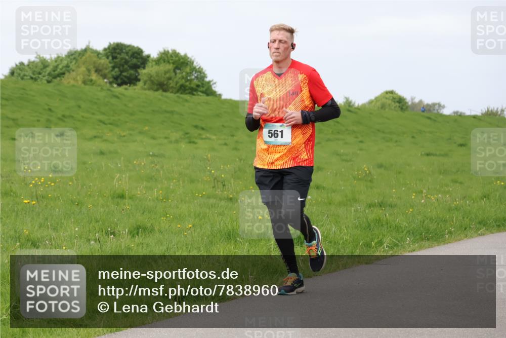 04.05.2025 - 8. Wedeler Halbmarathon Lena Gebhardt http://msf.ph/oto/7838960 04.05.2025 11:39:35 Laufen 561 meine-sportfotos.de