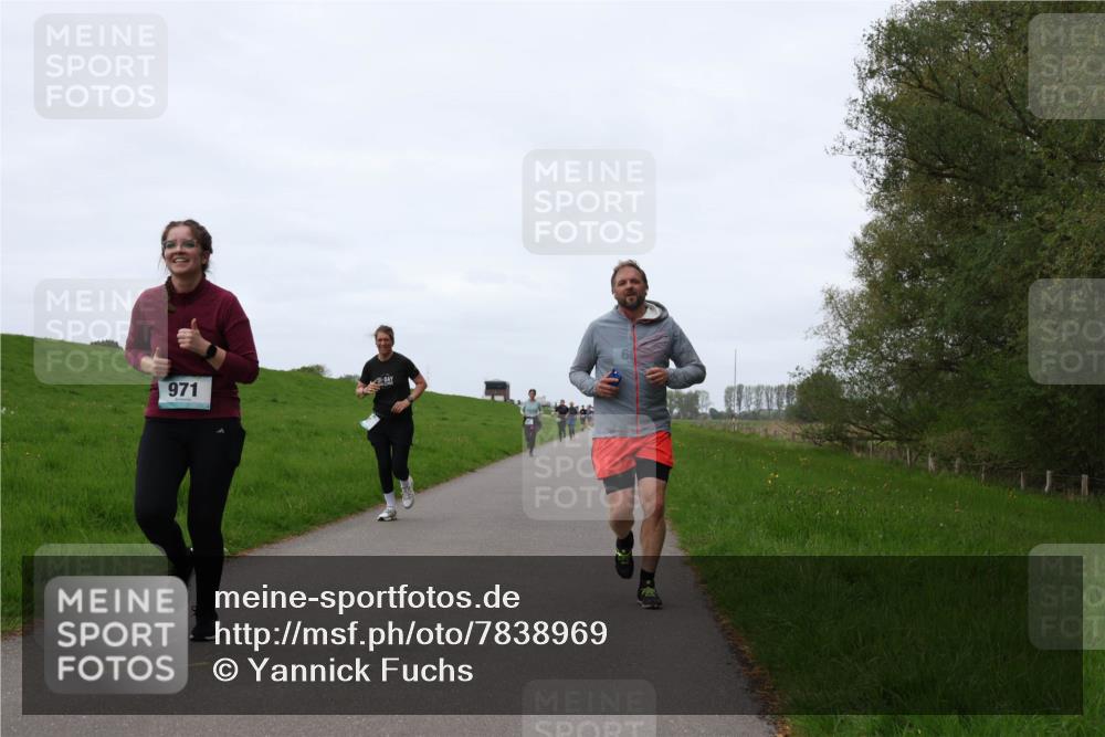 04.05.2025 - 8. Wedeler Halbmarathon Yannick Fuchs http://msf.ph/oto/7838969 04.05.2025 11:25:30 Laufen 971 meine-sportfotos.de