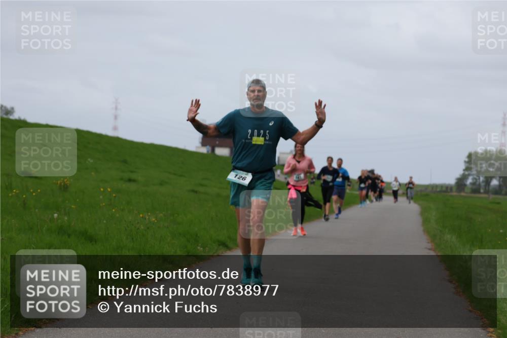 04.05.2025 - 8. Wedeler Halbmarathon Yannick Fuchs http://msf.ph/oto/7838977 04.05.2025 11:47:03 Laufen 2025, 126 meine-sportfotos.de