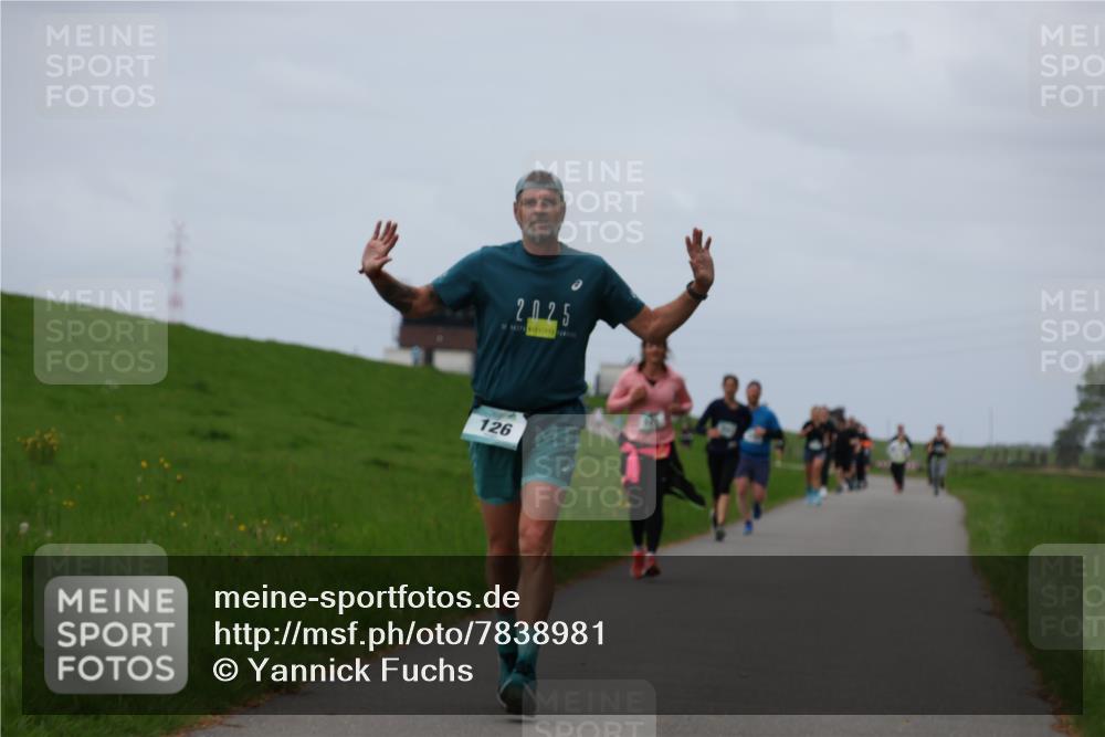 04.05.2025 - 8. Wedeler Halbmarathon Yannick Fuchs http://msf.ph/oto/7838981 04.05.2025 11:47:03 Laufen 2025, 126 meine-sportfotos.de