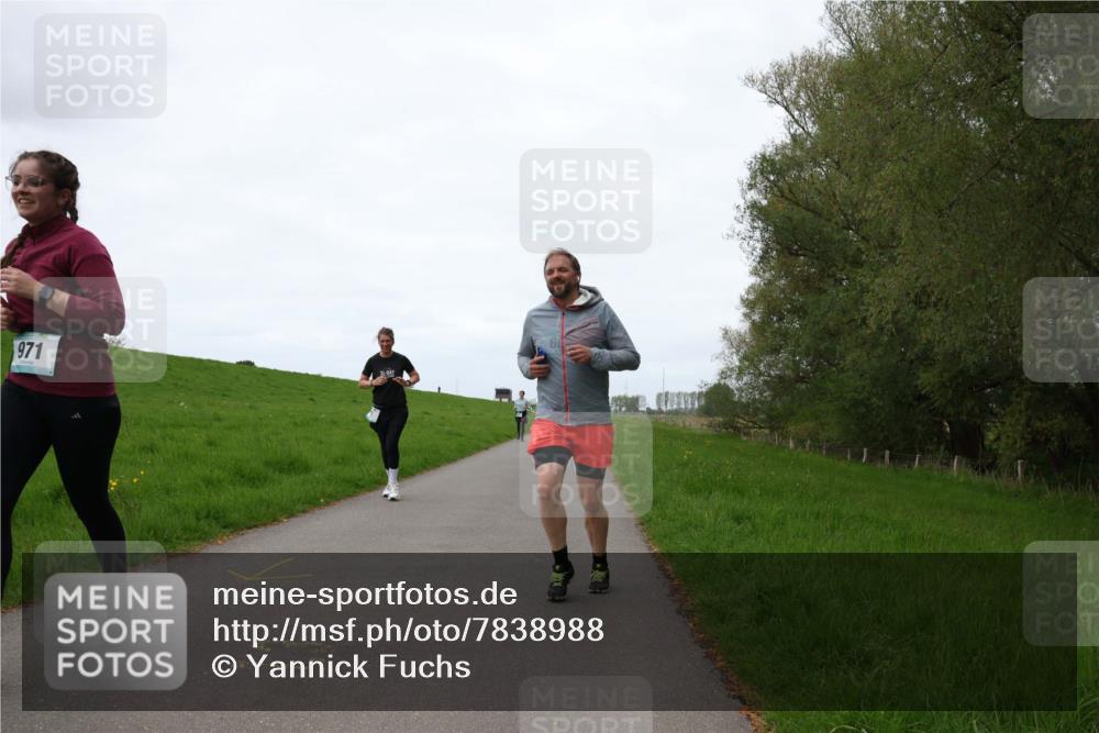04.05.2025 - 8. Wedeler Halbmarathon Yannick Fuchs http://msf.ph/oto/7838988 04.05.2025 11:25:31 Laufen 971 meine-sportfotos.de
