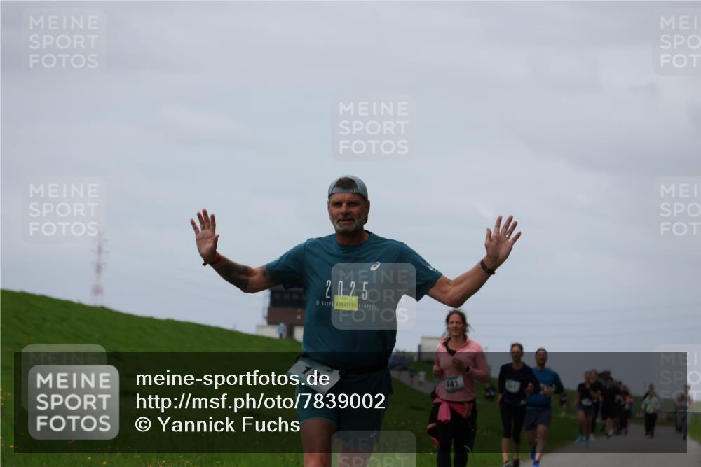 04.05.2025 - 8. Wedeler Halbmarathon Yannick Fuchs http://msf.ph/oto/7839002 04.05.2025 11:47:03 Laufen 2025, 21, 126, 141 meine-sportfotos.de