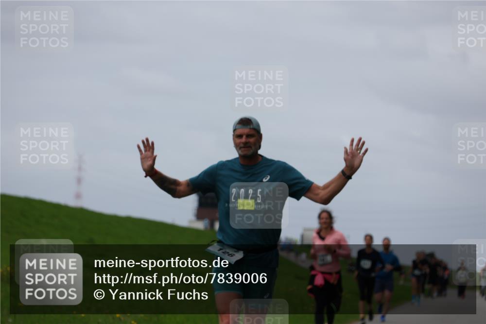 04.05.2025 - 8. Wedeler Halbmarathon Yannick Fuchs http://msf.ph/oto/7839006 04.05.2025 11:47:03 Laufen 2025, 126 meine-sportfotos.de