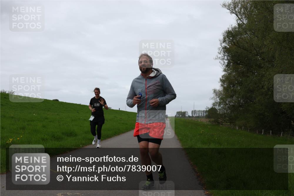 04.05.2025 - 8. Wedeler Halbmarathon Yannick Fuchs http://msf.ph/oto/7839007 04.05.2025 11:25:31 Laufen 31 meine-sportfotos.de
