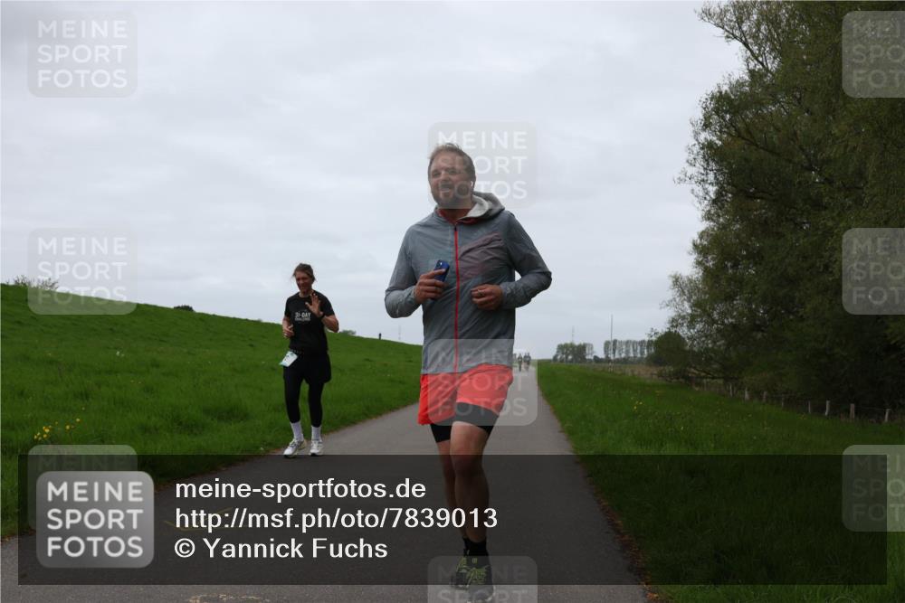 04.05.2025 - 8. Wedeler Halbmarathon Yannick Fuchs http://msf.ph/oto/7839013 04.05.2025 11:25:31 Laufen 31 meine-sportfotos.de