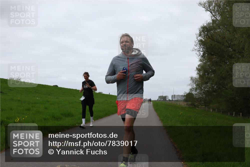 04.05.2025 - 8. Wedeler Halbmarathon Yannick Fuchs http://msf.ph/oto/7839017 04.05.2025 11:25:32 Laufen 31 meine-sportfotos.de