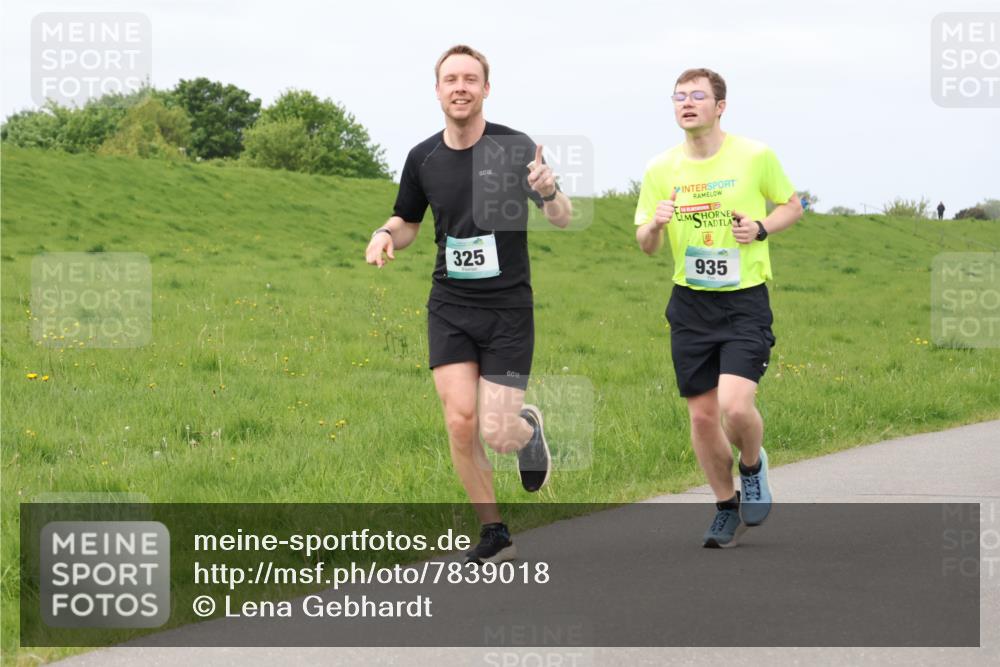 04.05.2025 - 8. Wedeler Halbmarathon Lena Gebhardt http://msf.ph/oto/7839018 04.05.2025 11:39:52 Laufen 325, 935 meine-sportfotos.de