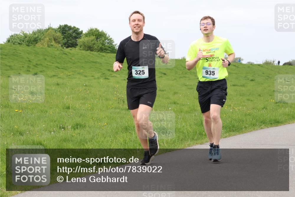 04.05.2025 - 8. Wedeler Halbmarathon Lena Gebhardt http://msf.ph/oto/7839022 04.05.2025 11:39:52 Laufen 2, 325, 935 meine-sportfotos.de