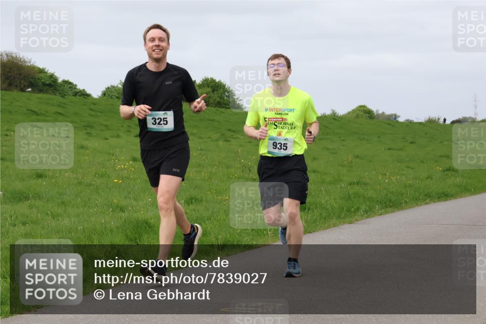 04.05.2025 - 8. Wedeler Halbmarathon Lena Gebhardt http://msf.ph/oto/7839027 04.05.2025 11:39:53 Laufen 325, 4, 935 meine-sportfotos.de