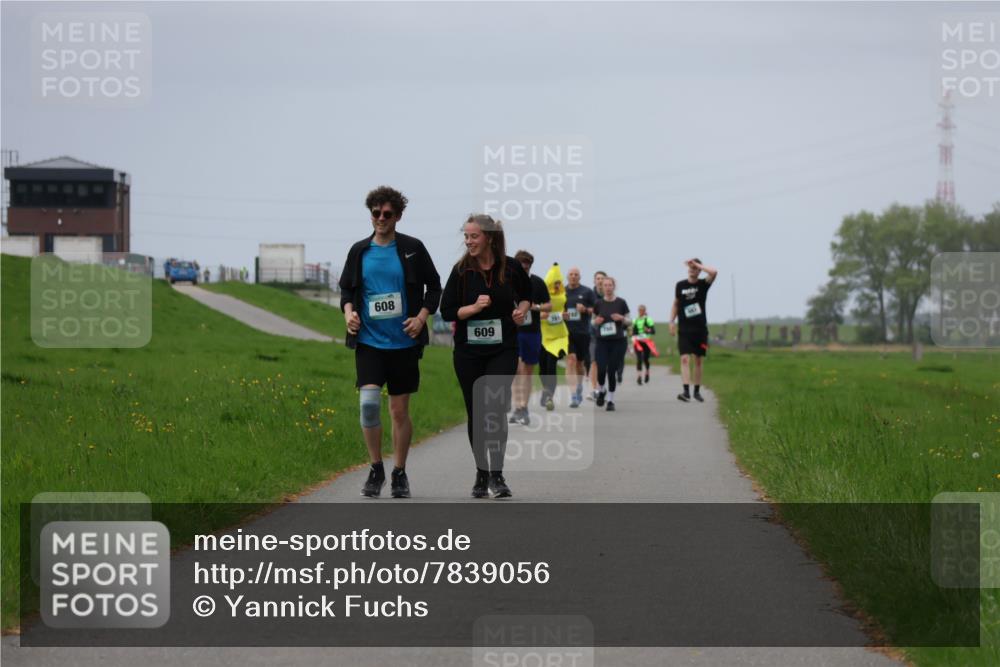 04.05.2025 - 8. Wedeler Halbmarathon Yannick Fuchs http://msf.ph/oto/7839056 04.05.2025 12:04:13 Laufen 608, 609 meine-sportfotos.de