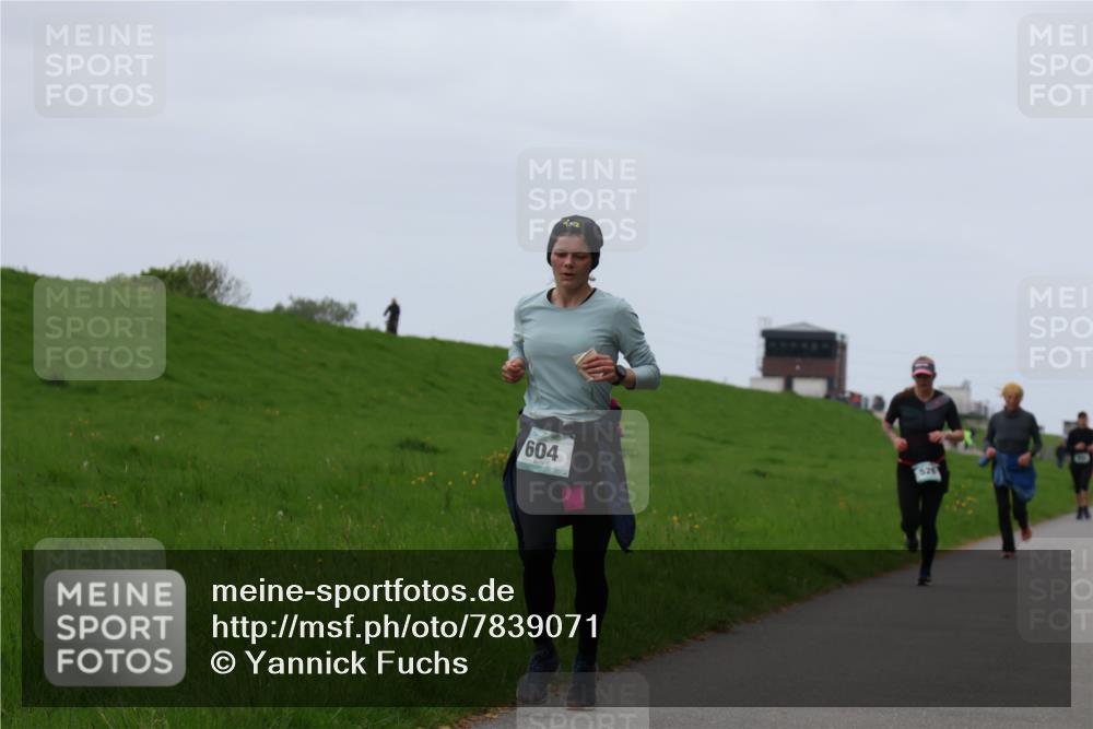 04.05.2025 - 8. Wedeler Halbmarathon Yannick Fuchs http://msf.ph/oto/7839071 04.05.2025 11:25:36 Laufen 604, 526 meine-sportfotos.de