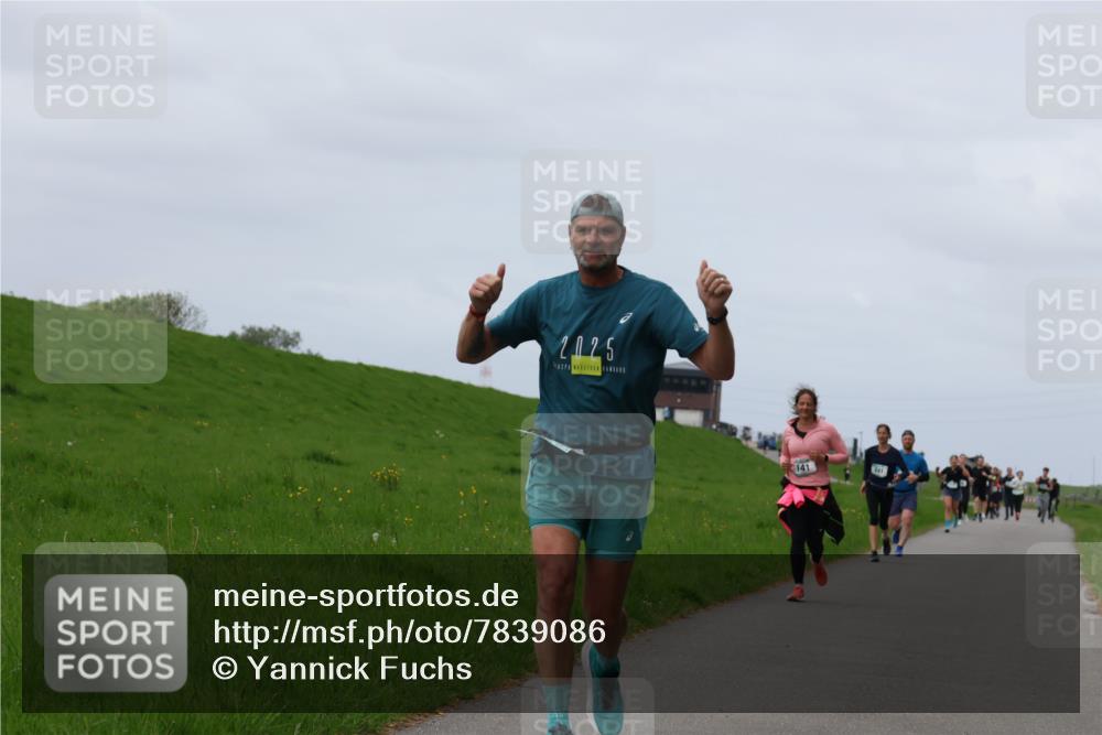 04.05.2025 - 8. Wedeler Halbmarathon Yannick Fuchs http://msf.ph/oto/7839086 04.05.2025 11:47:05 Laufen 2025, 141, 241 meine-sportfotos.de