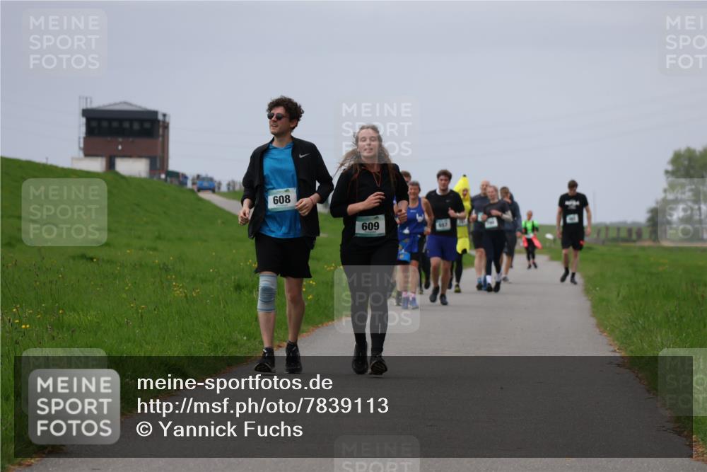 04.05.2025 - 8. Wedeler Halbmarathon Yannick Fuchs http://msf.ph/oto/7839113 04.05.2025 12:04:16 Laufen 608, 609, 657 meine-sportfotos.de