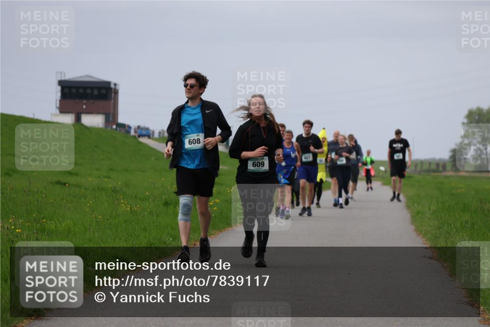 04.05.2025 - 8. Wedeler Halbmarathon Yannick Fuchs http://msf.ph/oto/7839117 04.05.2025 12:04:16 Laufen 608, 609, 657 meine-sportfotos.de