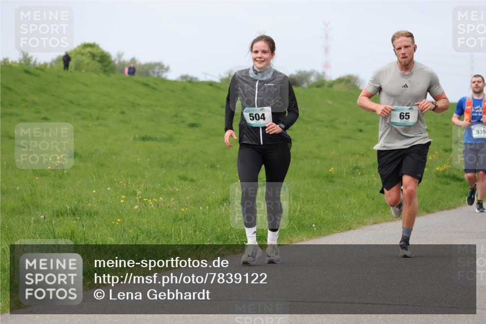 04.05.2025 - 8. Wedeler Halbmarathon Lena Gebhardt http://msf.ph/oto/7839122 04.05.2025 11:41:05 Laufen 504, 65, 939 meine-sportfotos.de
