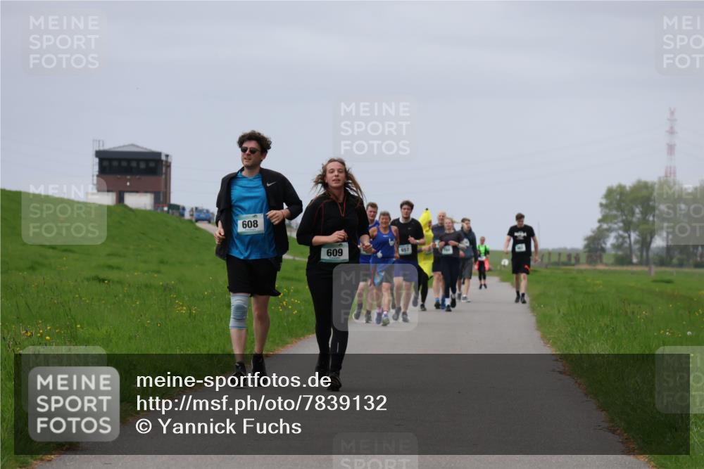 04.05.2025 - 8. Wedeler Halbmarathon Yannick Fuchs http://msf.ph/oto/7839132 04.05.2025 12:04:17 Laufen 608, 609, 657 meine-sportfotos.de