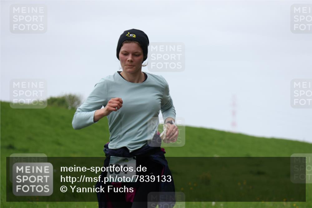 04.05.2025 - 8. Wedeler Halbmarathon Yannick Fuchs http://msf.ph/oto/7839133 04.05.2025 11:25:37 Laufen 20, 604 meine-sportfotos.de