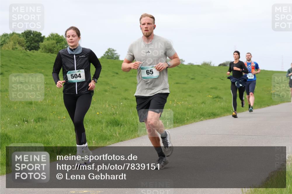 04.05.2025 - 8. Wedeler Halbmarathon Lena Gebhardt http://msf.ph/oto/7839151 04.05.2025 11:41:08 Laufen 504, 65, 939 meine-sportfotos.de