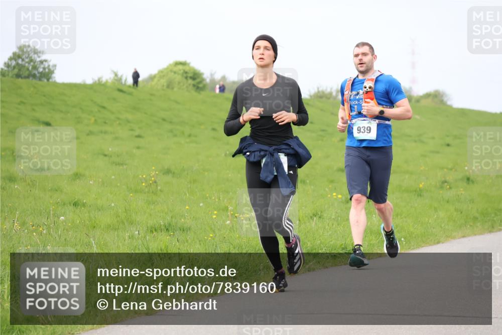 04.05.2025 - 8. Wedeler Halbmarathon Lena Gebhardt http://msf.ph/oto/7839160 04.05.2025 11:41:10 Laufen 939 meine-sportfotos.de