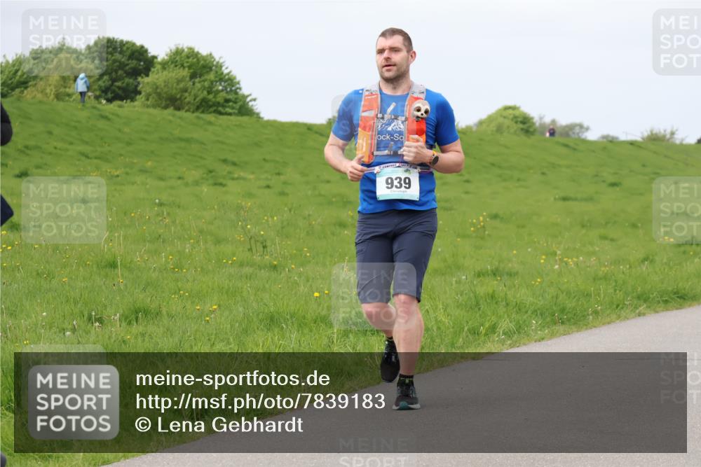 04.05.2025 - 8. Wedeler Halbmarathon Lena Gebhardt http://msf.ph/oto/7839183 04.05.2025 11:41:13 Laufen 939 meine-sportfotos.de