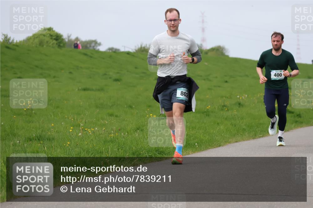 04.05.2025 - 8. Wedeler Halbmarathon Lena Gebhardt http://msf.ph/oto/7839211 04.05.2025 11:41:26 Laufen 802, 400 meine-sportfotos.de