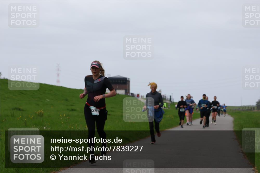 04.05.2025 - 8. Wedeler Halbmarathon Yannick Fuchs http://msf.ph/oto/7839227 04.05.2025 11:25:39 Laufen 626 meine-sportfotos.de