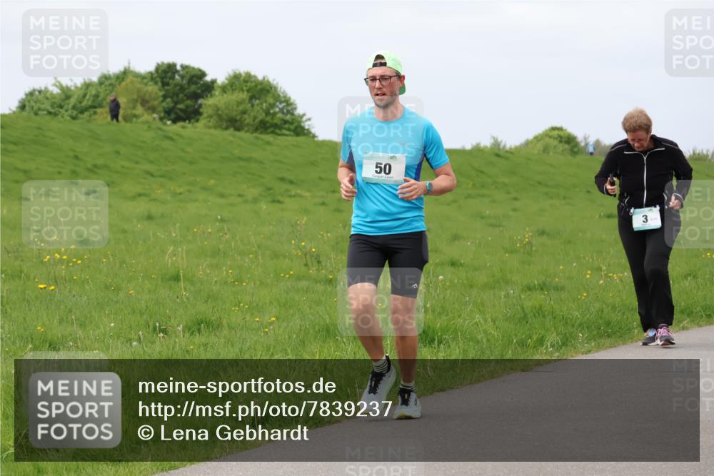 04.05.2025 - 8. Wedeler Halbmarathon Lena Gebhardt http://msf.ph/oto/7839237 04.05.2025 11:42:14 Laufen 50, 3 meine-sportfotos.de