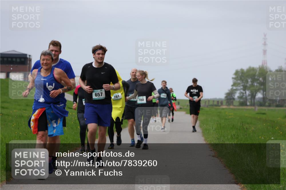 04.05.2025 - 8. Wedeler Halbmarathon Yannick Fuchs http://msf.ph/oto/7839260 04.05.2025 12:04:30 Laufen 657, 781, 780 meine-sportfotos.de