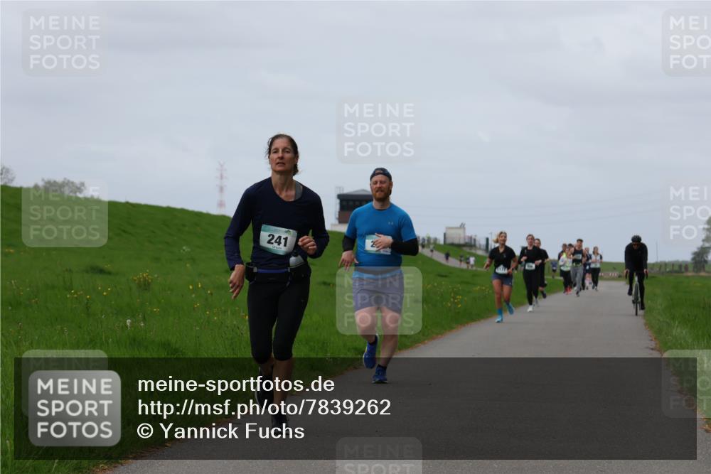04.05.2025 - 8. Wedeler Halbmarathon Yannick Fuchs http://msf.ph/oto/7839262 04.05.2025 11:47:15 Laufen 241 meine-sportfotos.de