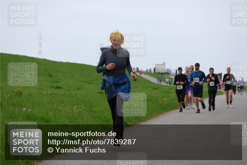 04.05.2025 - 8. Wedeler Halbmarathon Yannick Fuchs http://msf.ph/oto/7839287 04.05.2025 11:25:43 Laufen 670, 1000, 065 meine-sportfotos.de